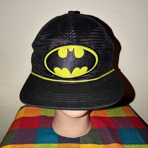 DC Comics Batman Patch Cap Hat Snapback Mesh Trucker Black Yellow Rope